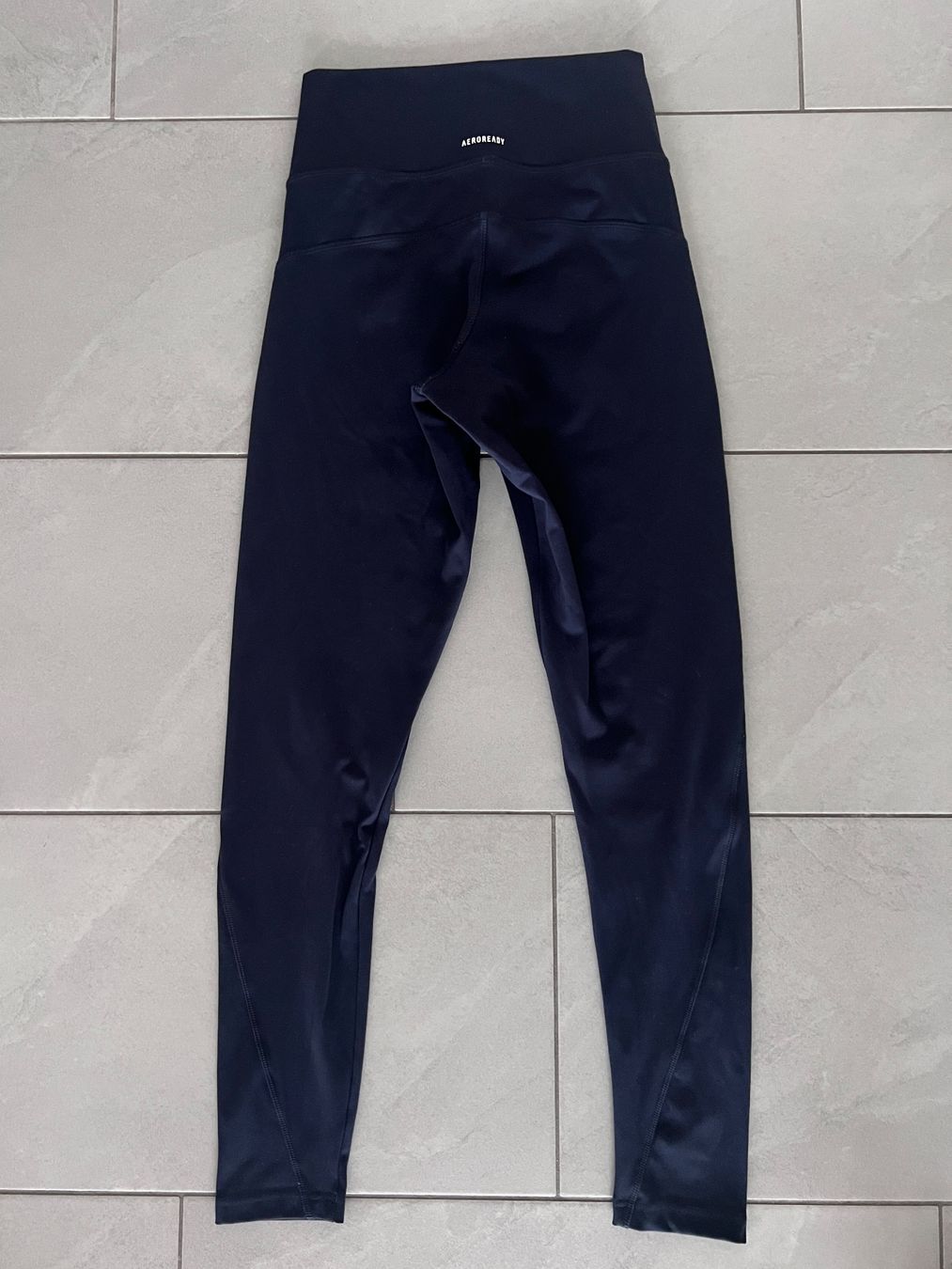 Adidas Leggings: ADIDAS LEGGINS BLAU GR.S – Nuovo (secondo la descrizione) da Kaltbrunn venduto da .-Chantally-. 1