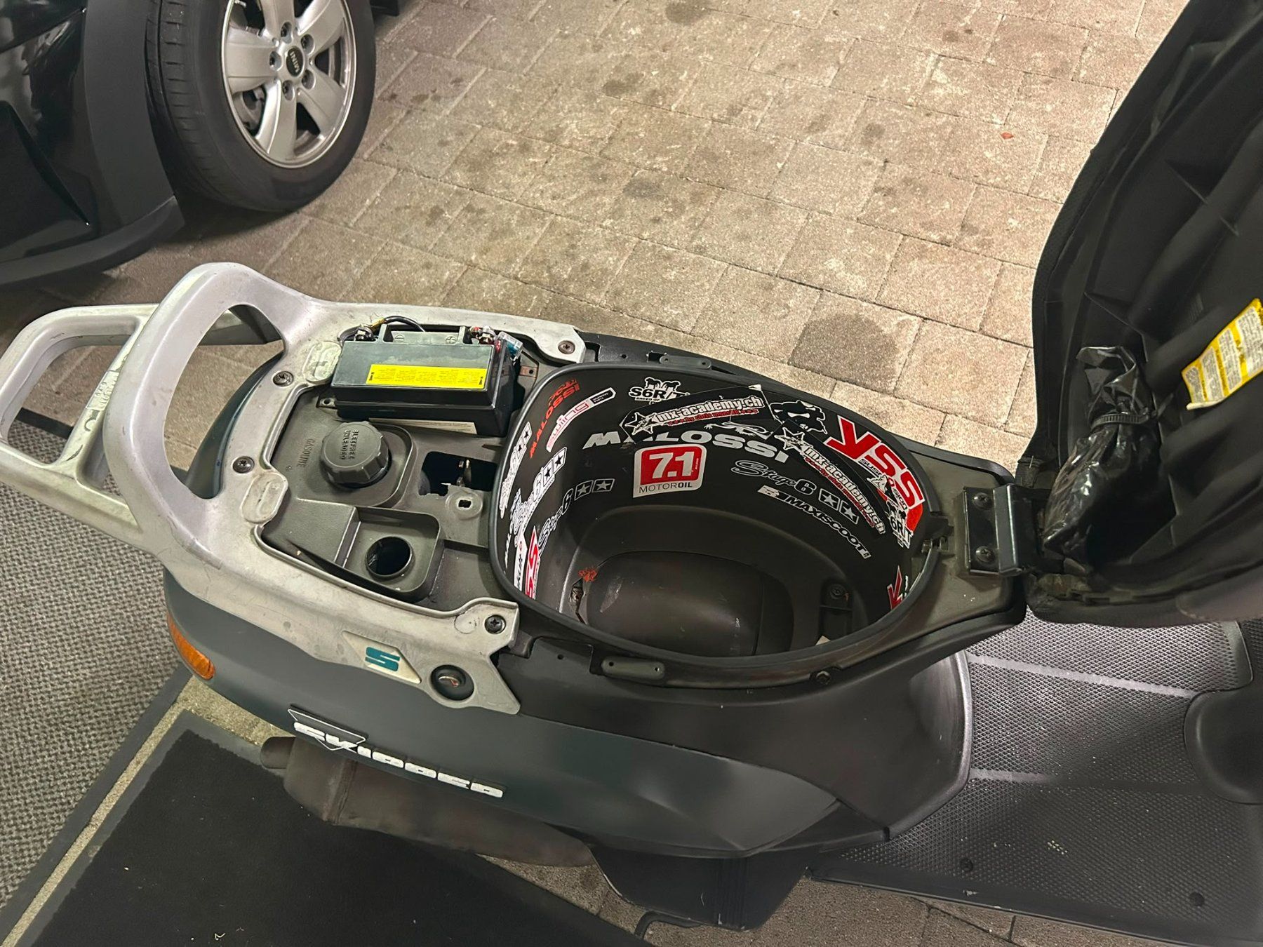 Piaggio Scooter: Piaggio Skipper 125 2 Takt, mit Extrateilen – Usato da Madetswil venduto da Luck_4_Ever 4