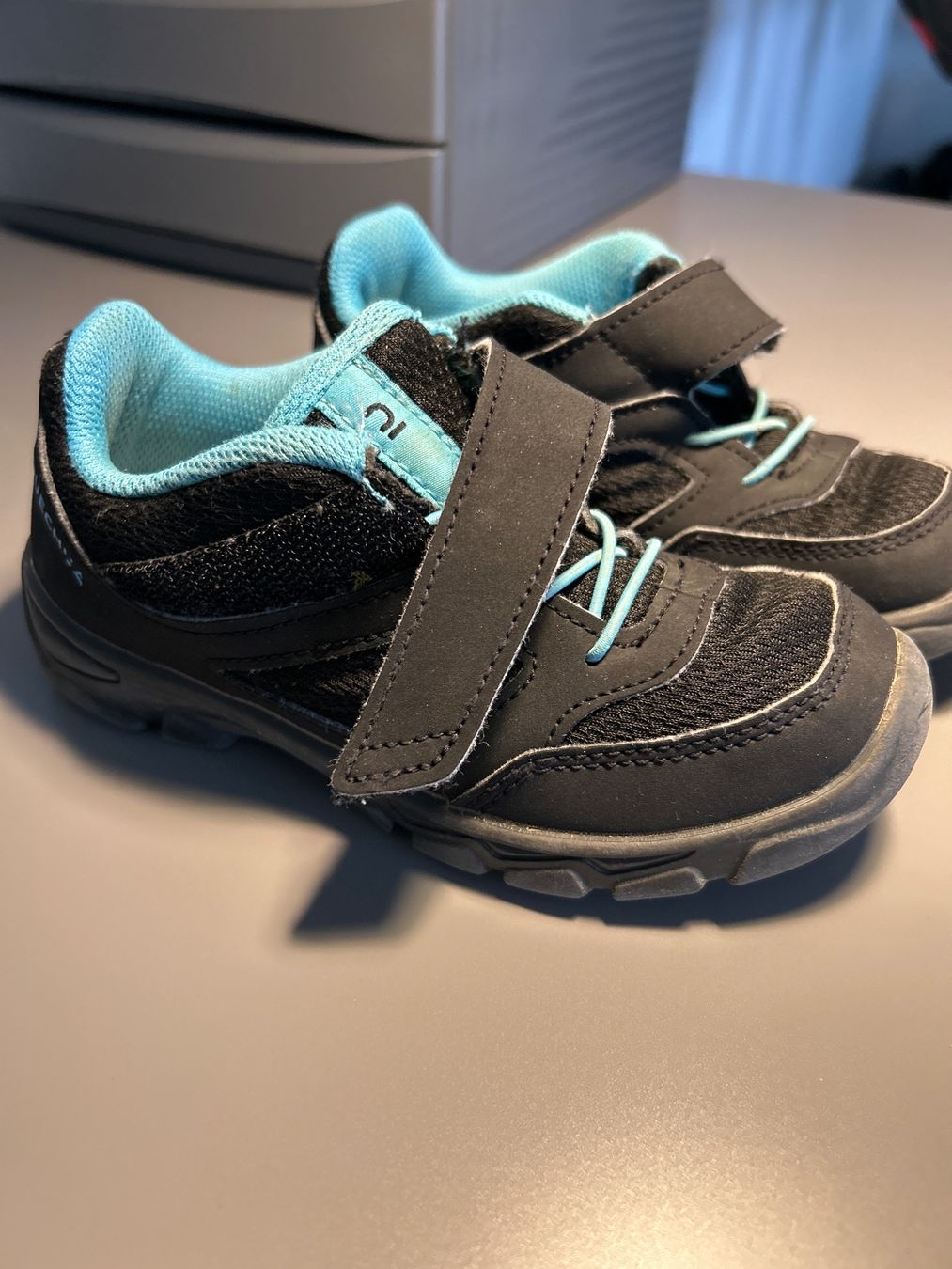 Decathlon Scarpe per ragazzi: Wanderschuhe Kinder GR. 31 Quechua – Usato da Boniswil venduto da sim_7zhp