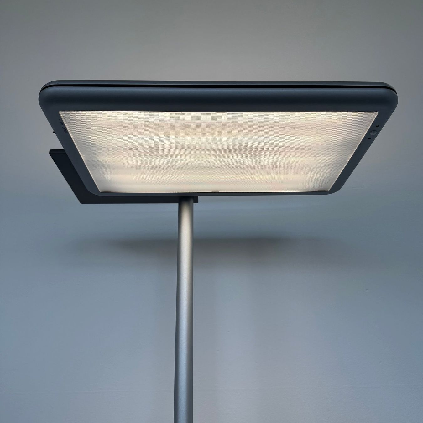 Ribag Lampade: Ribag Uniq Stehleuchte Warmweiss – Usato da Schönenwerd venduto da mcofficeshop 3