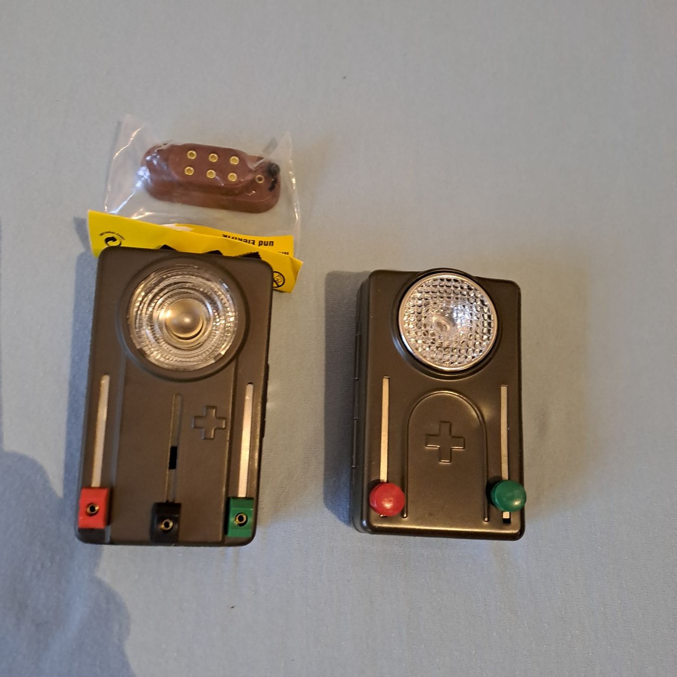 Schweizer Armee Lampade: Armee Taschenlampe mit Batteriebox – Usato da Gipf-Oberfrick venduto da Mig_29
