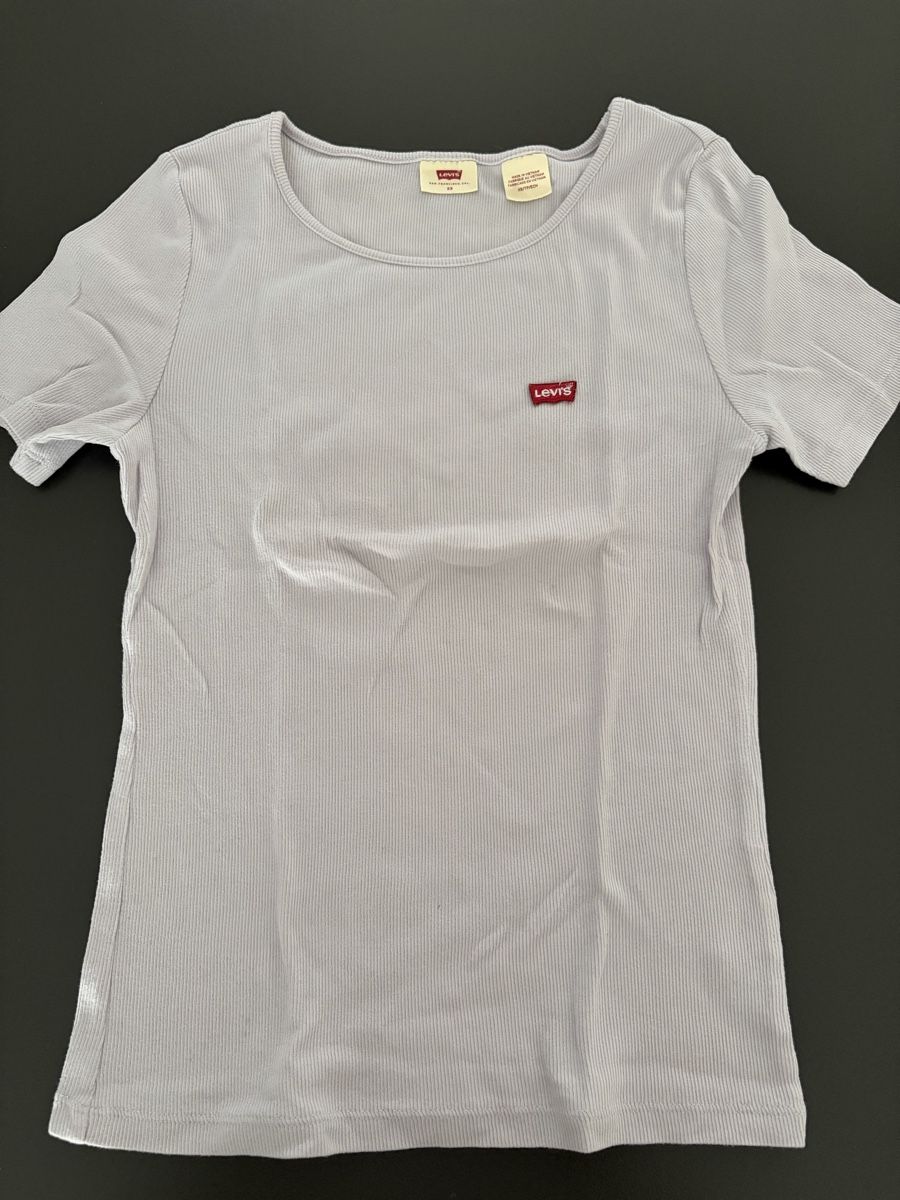 Levi's T-Shirts: Levis Damen Shirt  – Gebraucht aus Niederlenz von fed_y5mw