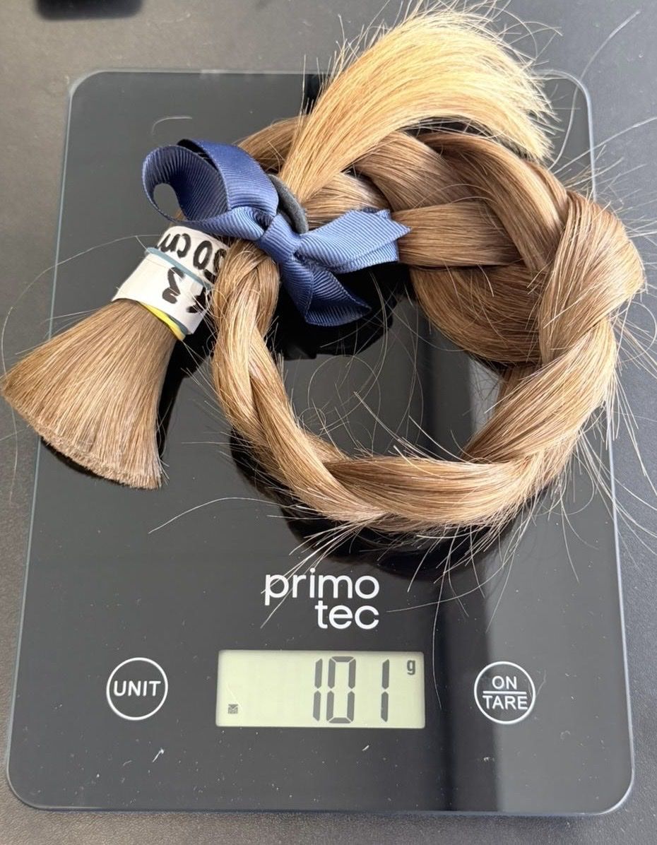 Perücken: Premium Russian Virgin Hair – Neu (gemäss Beschreibung) aus Niederbipp von Jlouisa 1