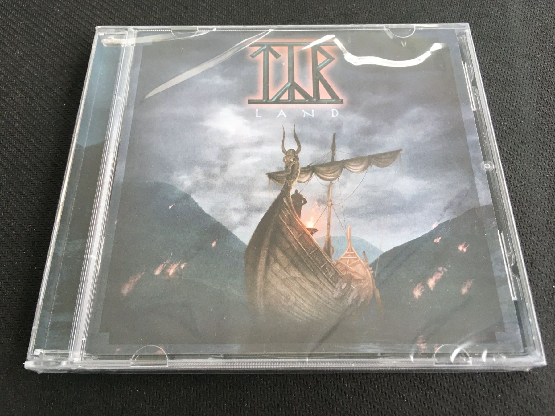 CD: TYR - Land -CD- Neu&Sealed – Nuovo e nell'imballaggio originale da St.Gallen venduto da MedienJoe