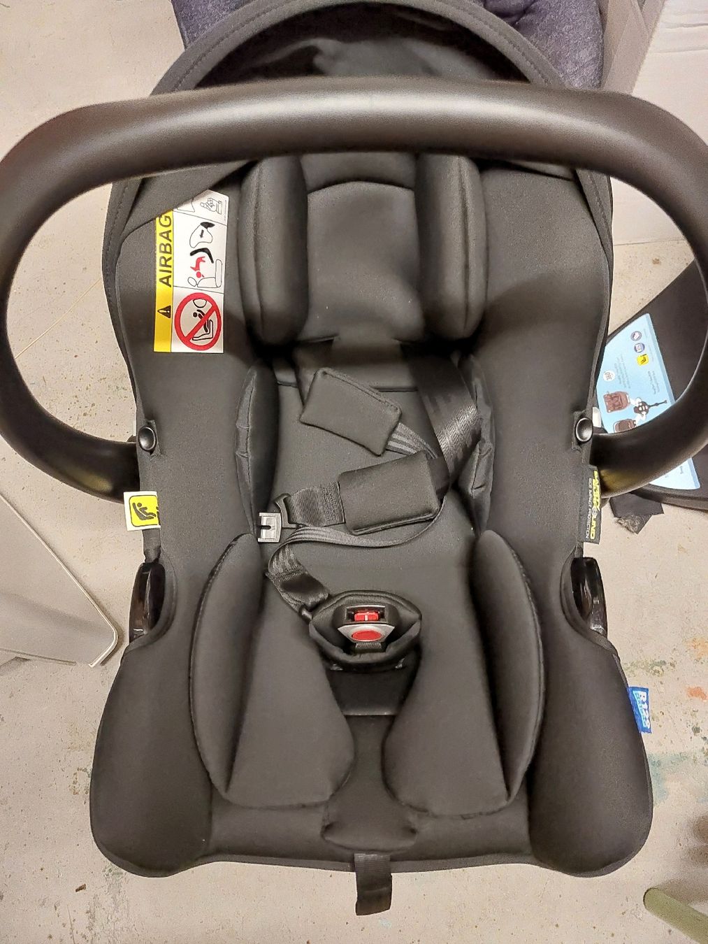 Auto-Kindersitze: Siège auto naissance avec base isofix  – Gebraucht aus Donatyre von lau_zff5