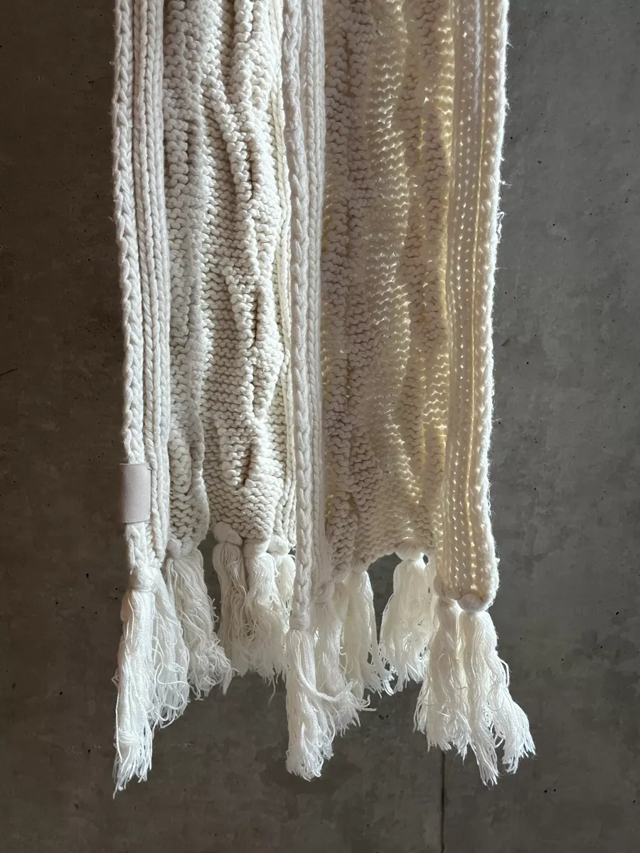 Foulard & Sciarpe: Écharpe Ugg blanche – Usato da St. Prex venduto da Nikolletta 4