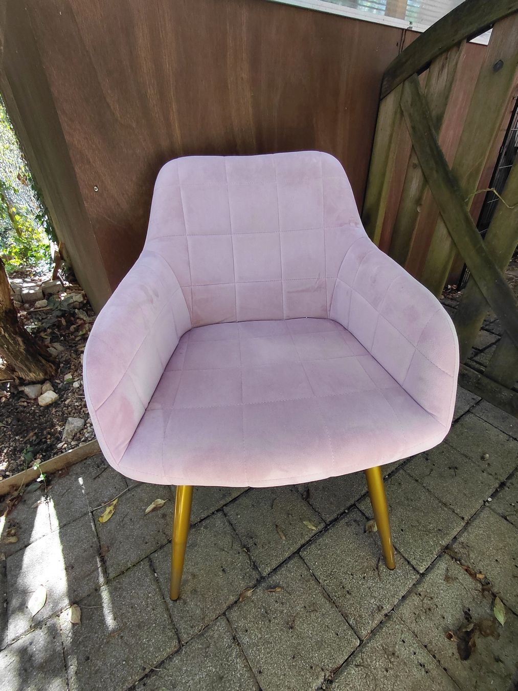 Stühle: Pinker Stuhl  – Neu (gemäss Beschreibung) aus Beinwil SO von bol01