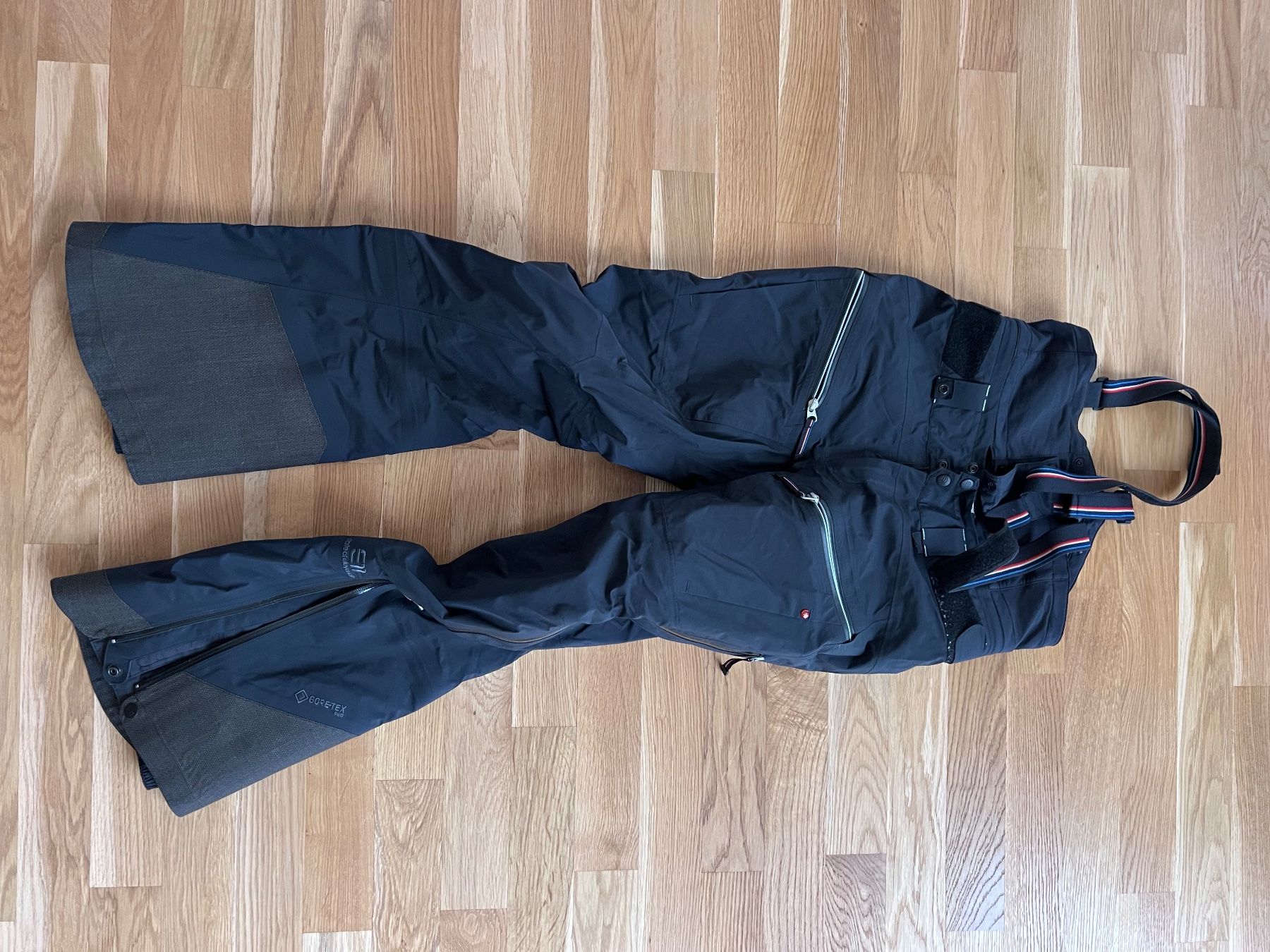 Elevenate Pantaloni: Ski shell pants State of Elevenate – Usato da Zürich venduto da kasia.kosieradzka