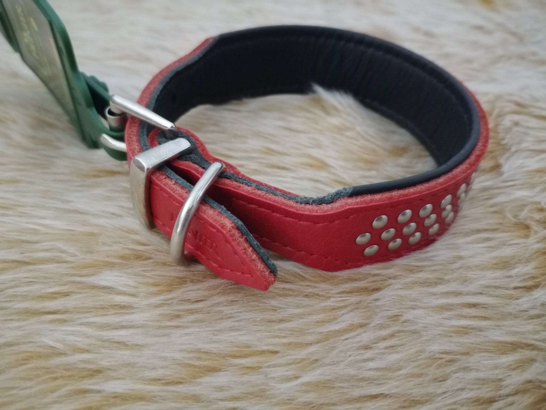 Hundehalsband Leder rot mit Nieten 24-28 cm verstellbar (Neu (gemss  Beschreibung)) in Regsauschachen fr CHF 24.9  mit Lieferung auf Ricardo  kaufen
