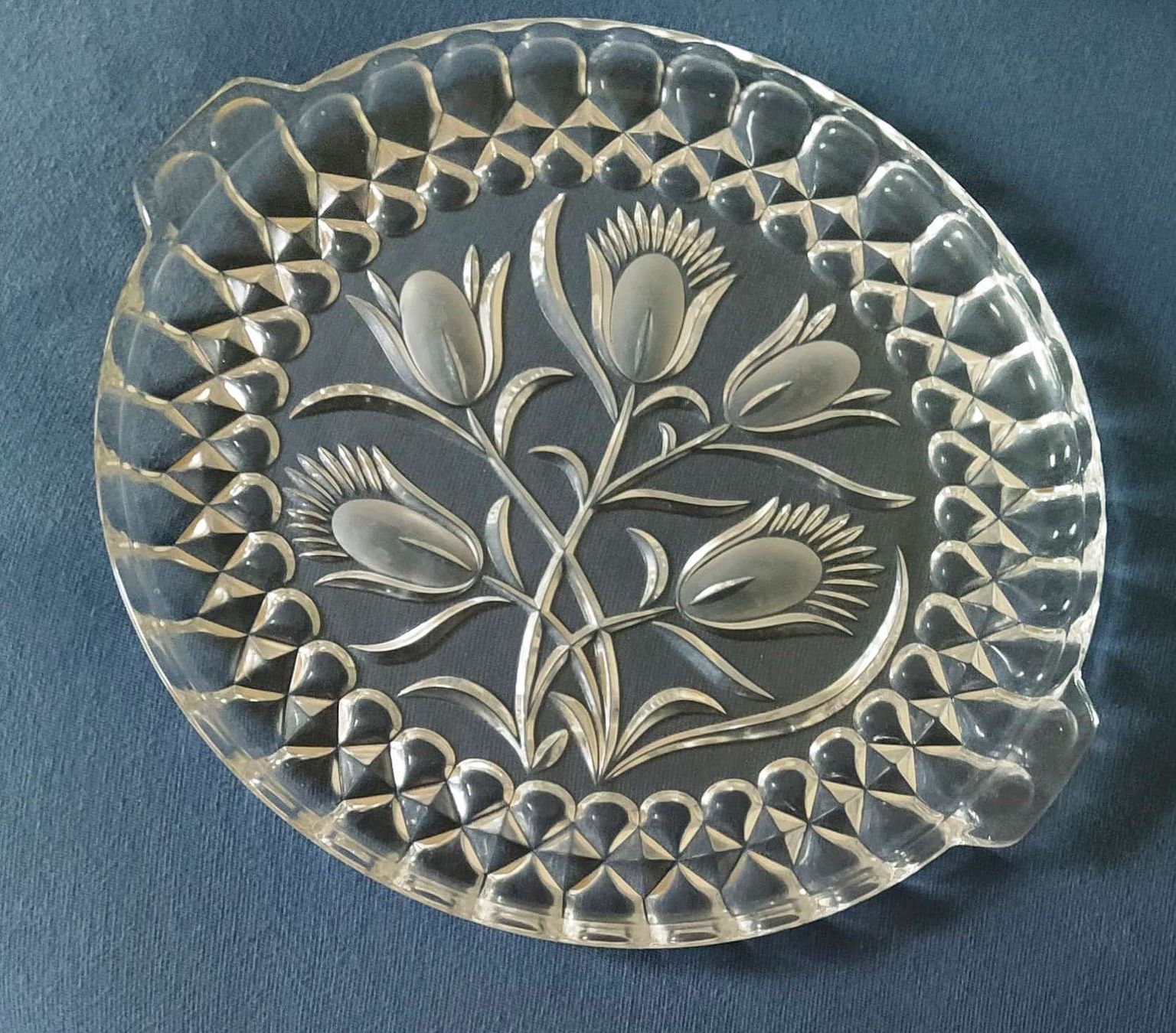 Piatti di portata: Platte mit Tulpenmuster - Durmesser 28cm - – Nuovo (secondo la descrizione) da Zürich venduto da 1-2-3-Kaufen 2