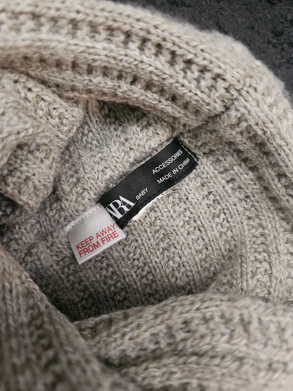 Zara Altro abbigliamento per bambino: ZARA Schlauchschal 1-2Jahre – Usato da St. Peterzell venduto da upcycling_ 1