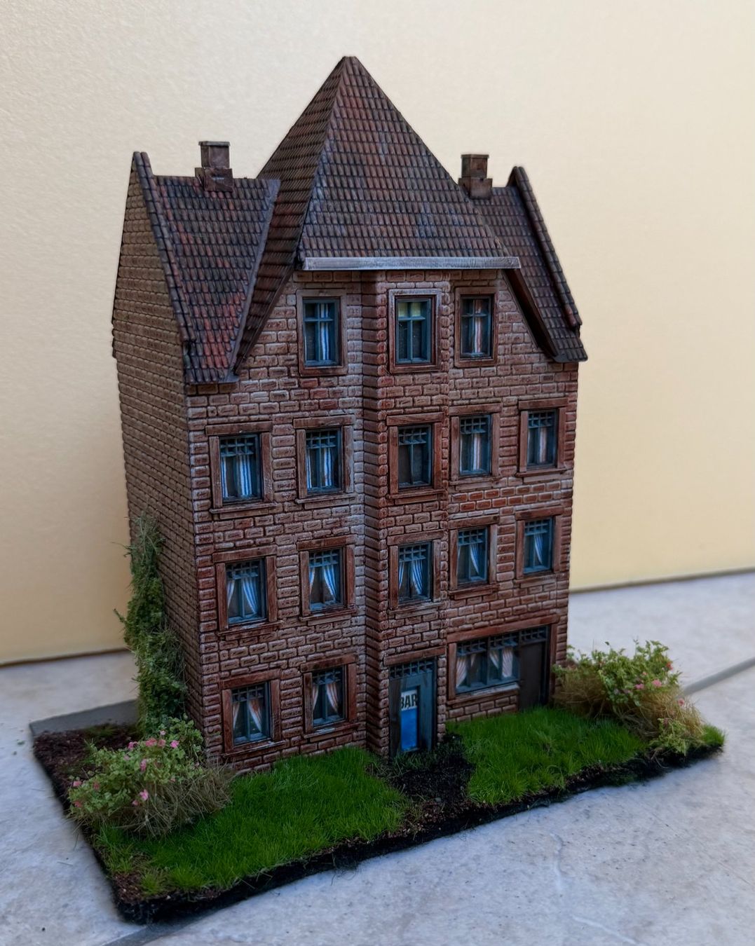 Modellini di ferrovie: Stadthaus von Heljan B-465 - Spur HO! – Usato da Steffisburg venduto da Calceolaria 3