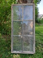 Altes Fenster zum Restaurieren im Vintage Look