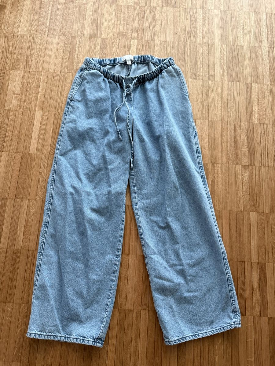 H&M Hosen: Pantalon MAMA H&M  – Gebraucht aus Monthey von sen_6ckr