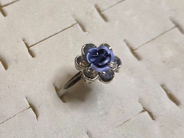 Anelli: Bague ajustable argentée rose bleue strass – Nuovo (secondo la descrizione) da Territet venduto da Cenh