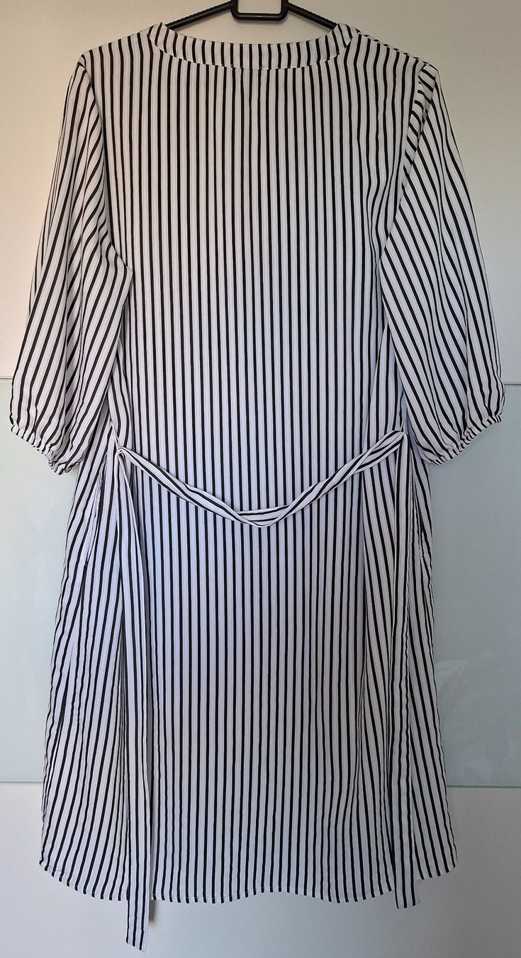 Vestiti: Gestreiftes Blusenkleid mit Bindegürtel Grösse 38 – Usato da Feuerthalen venduto da kigo87 3