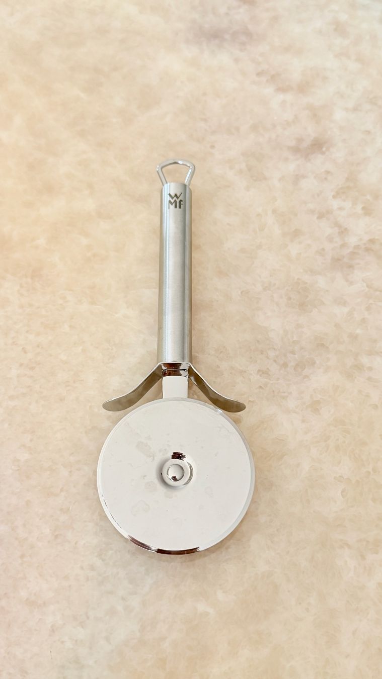 WMF Küchengeräte: WMF Profi Plus Pizzaschneider Pizzaroller Edelstahl – Neu (gemäss Beschreibung) aus Zürich von sr.zurich