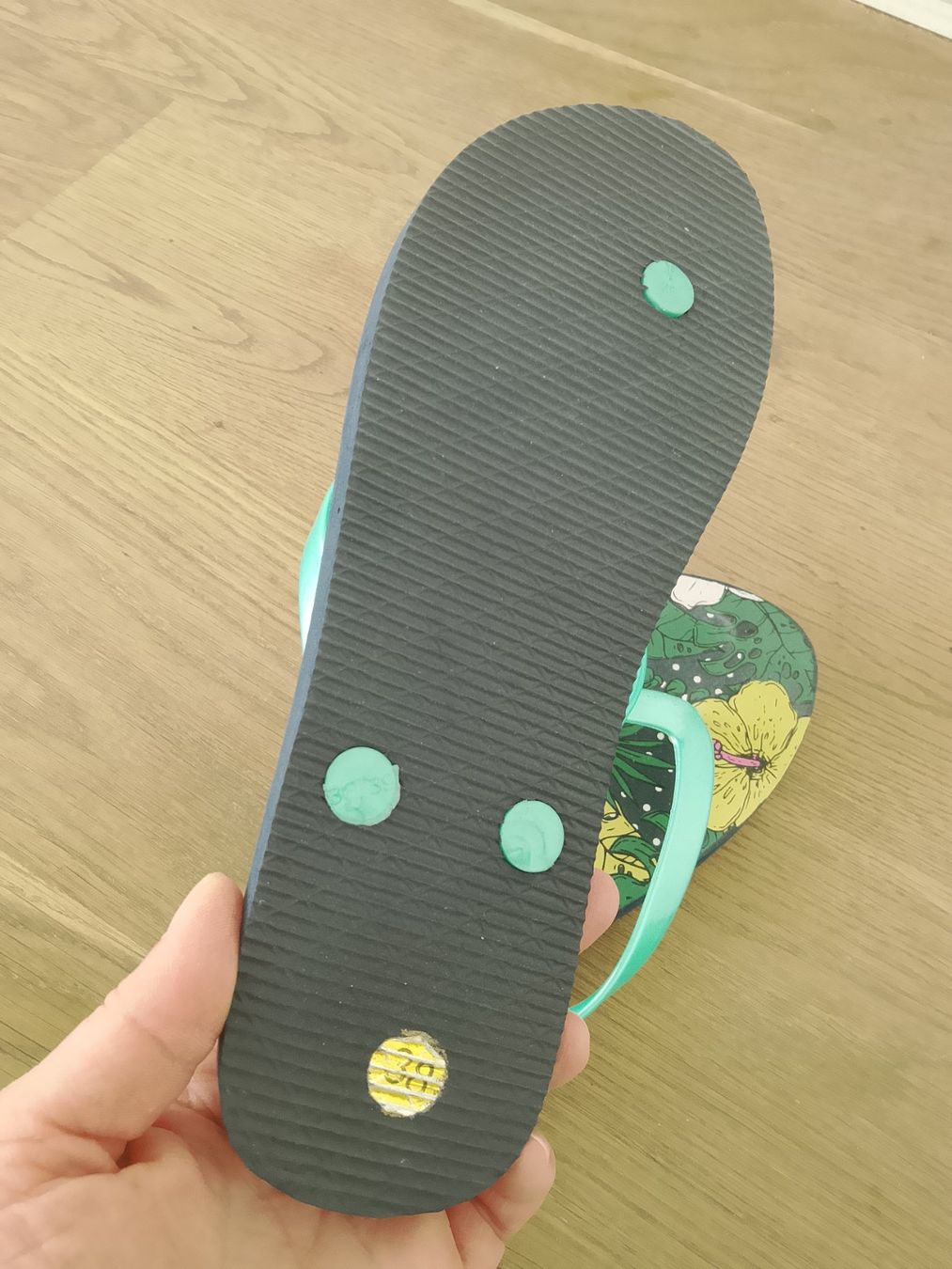 Scarpe da donna: Flipflops Blumenmuster Tuersquise Grösse 38 neu – Nuovo (secondo la descrizione) da Bellikon venduto da MellonCollieMitTwint 1