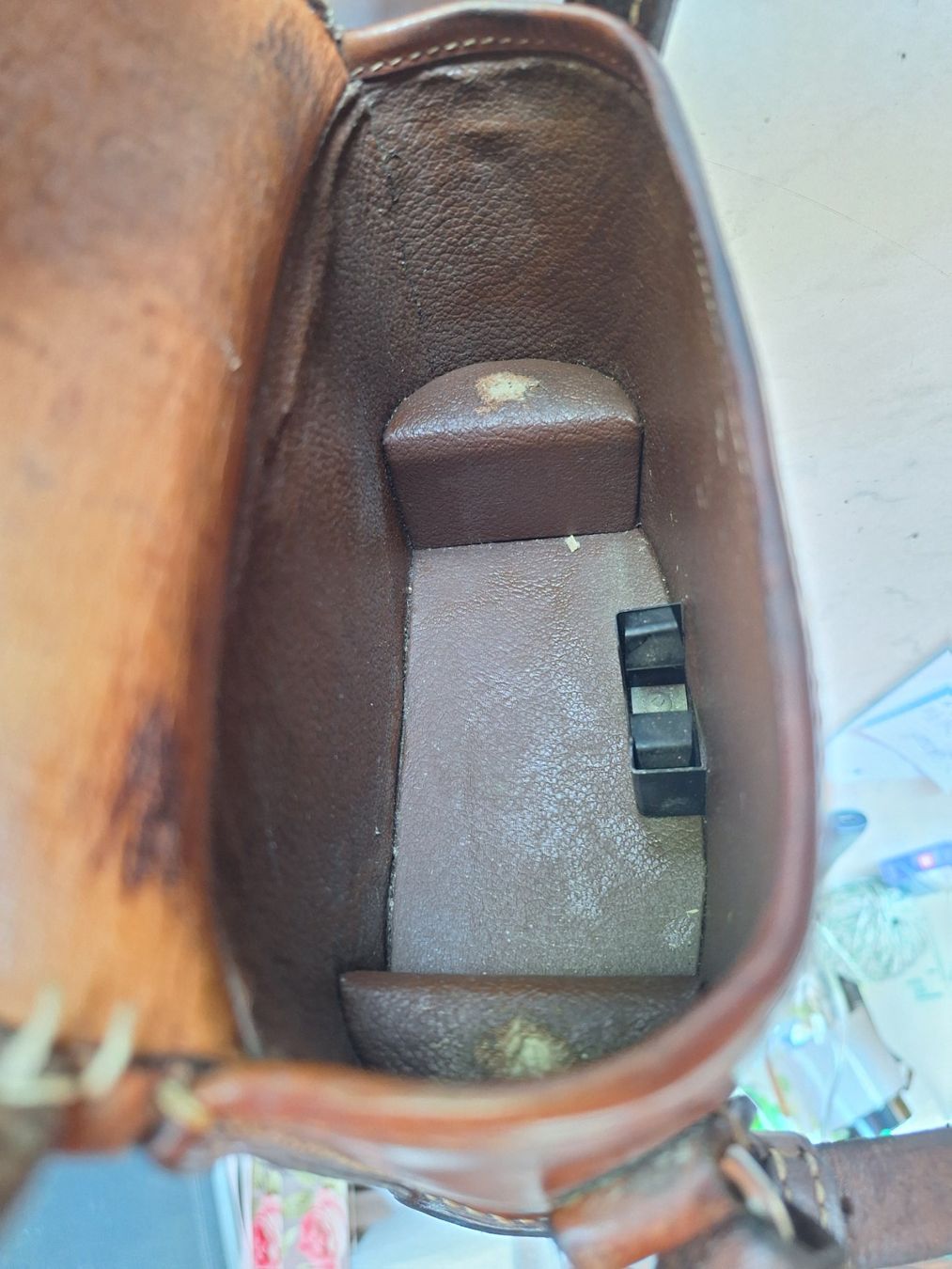 Schweizer Armee Borse: LEDERTASCHE SCHWEIZ.MILITÄR 1946 – Usato da Huttwil venduto da Kunterbuntli 3