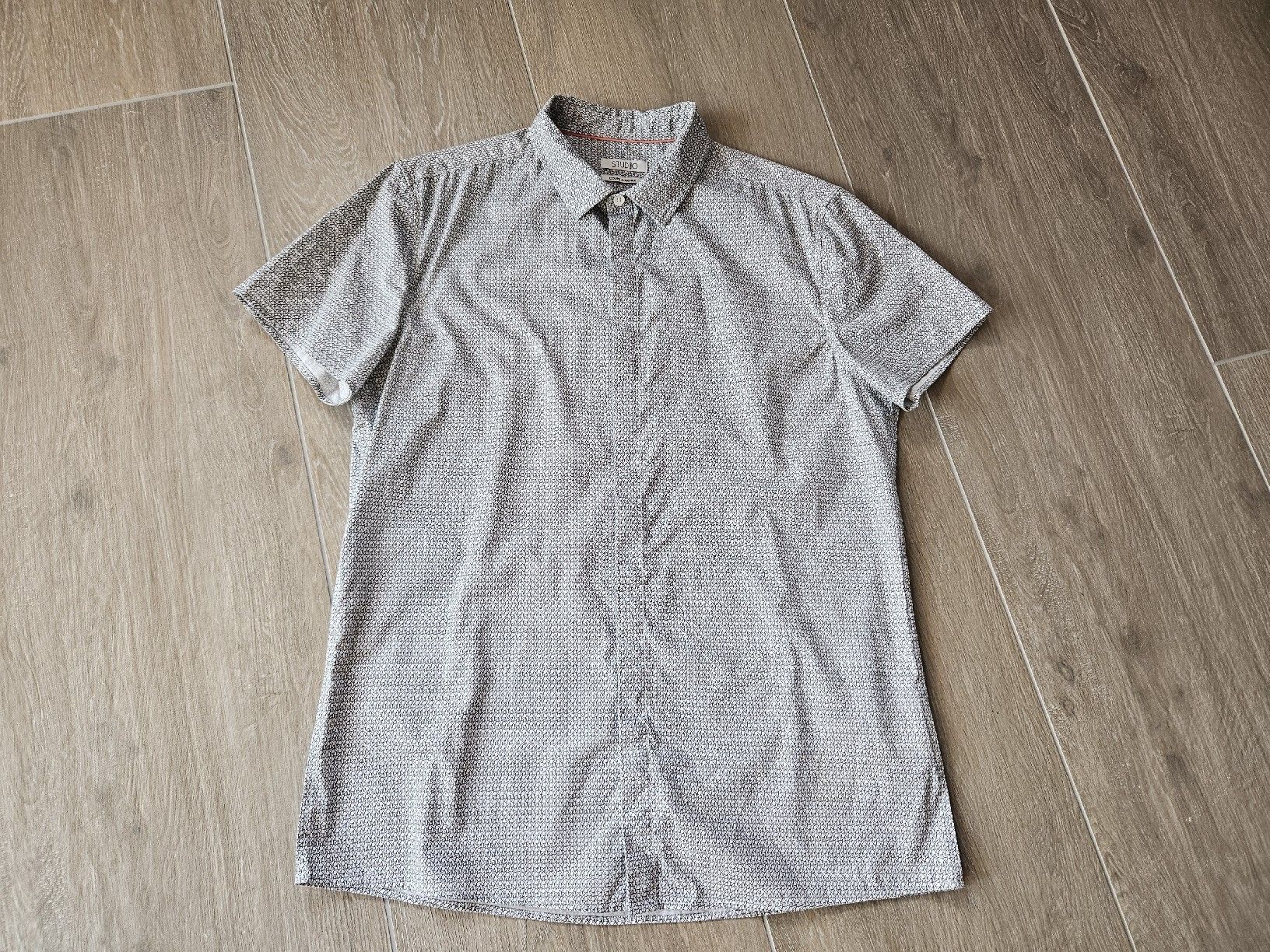 Camicie: Chemise STUDIO (XL) – Usato da Arveyes venduto da sape.online