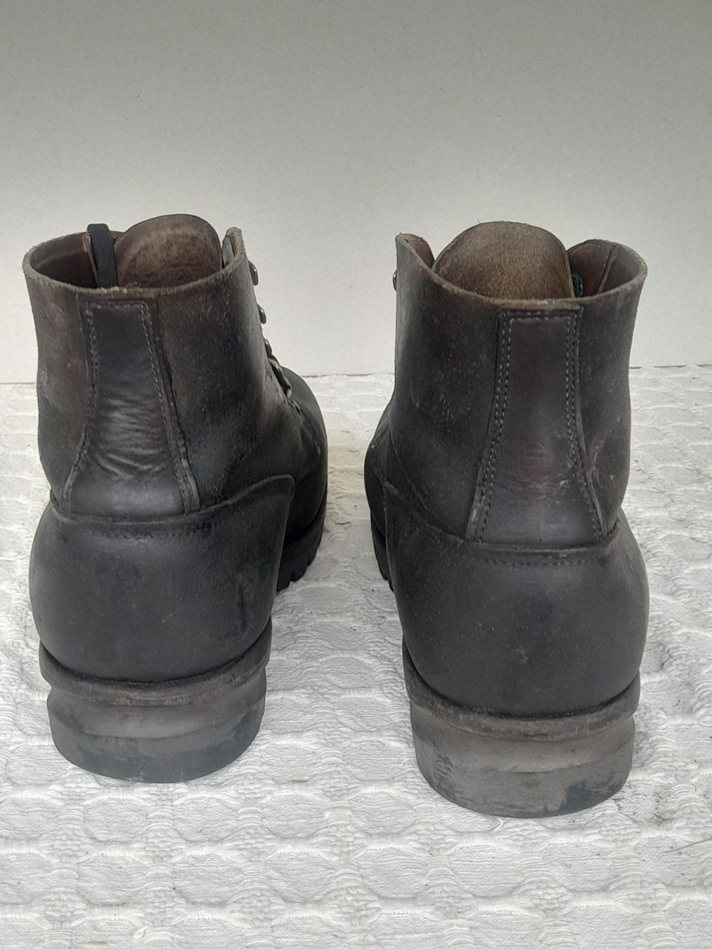Bally Scarpe da uomo: Alte Militärschuhe/Wanderschuhe Bally 27 – Usato da Thun venduto da Treff.....e 8