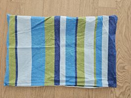 Sommerlicher Kissenbezug gestreift, blau/grün