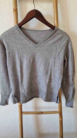 haut col V gris taille xs laine