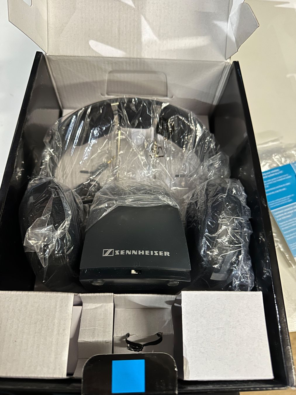 Sennheiser Casques audio: Sennheiser – Neuf (Voir description) à Reinach BL par Tropic_Paradise 1
