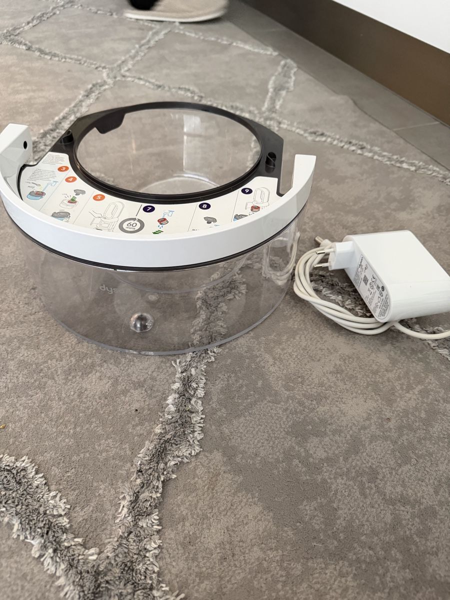 Dyson Caricabatterie: Dyson chargeur et bac à eau – Usato da Meyrin venduto da SA_3006
