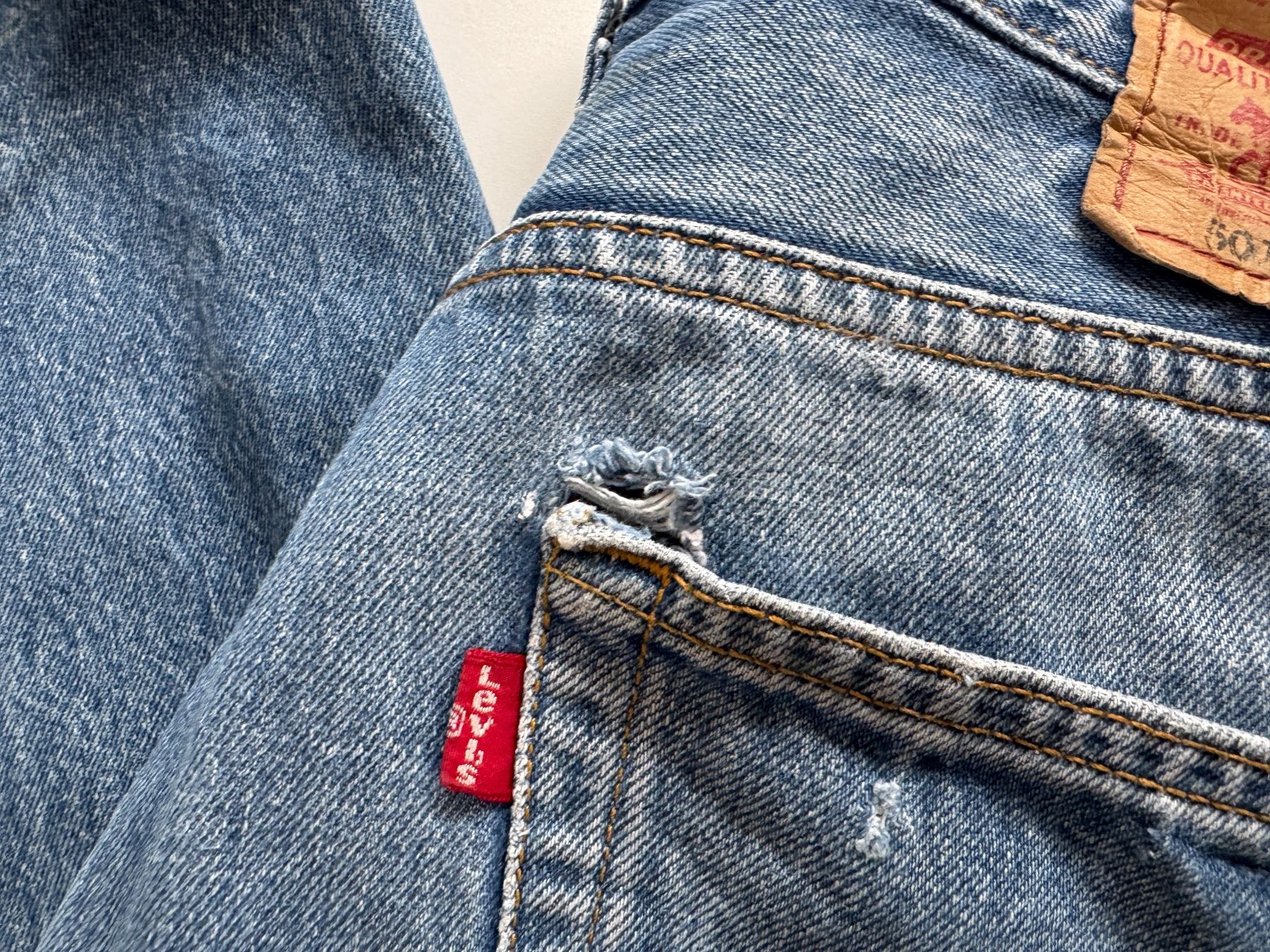 Levi's Jeans: Levis 501 denim W34 L36 with history – D'occasion à Neuchâtel par _Easy_to_Find_ 2