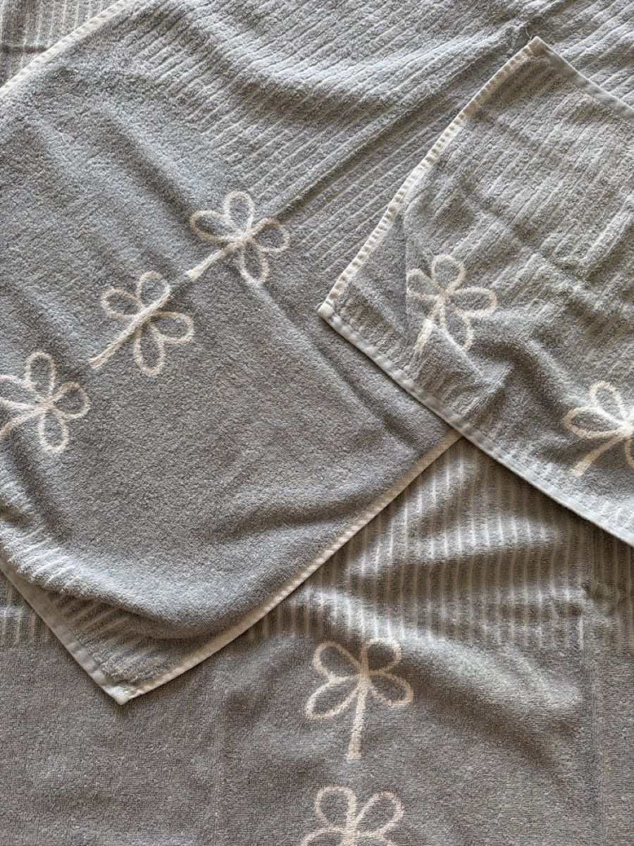 Serviettes de bain: 3tlg Frottee Set hell graublau – D'occasion à Niederwangen BE par Diva_74 1