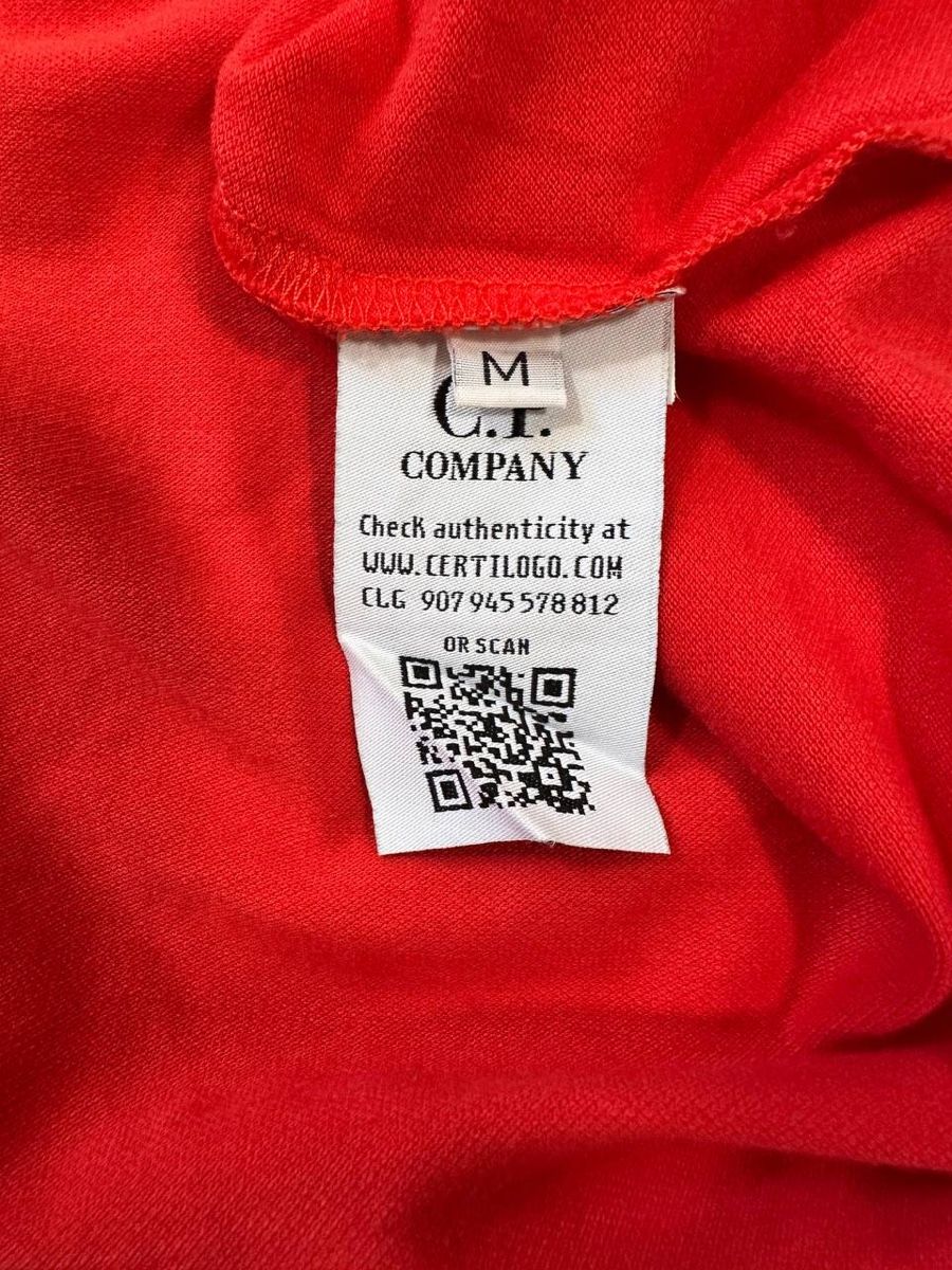 CP Company T-shirts: C.P company Tshirt  – D'occasion à Pfäffikon ZH par Nataliia. 2