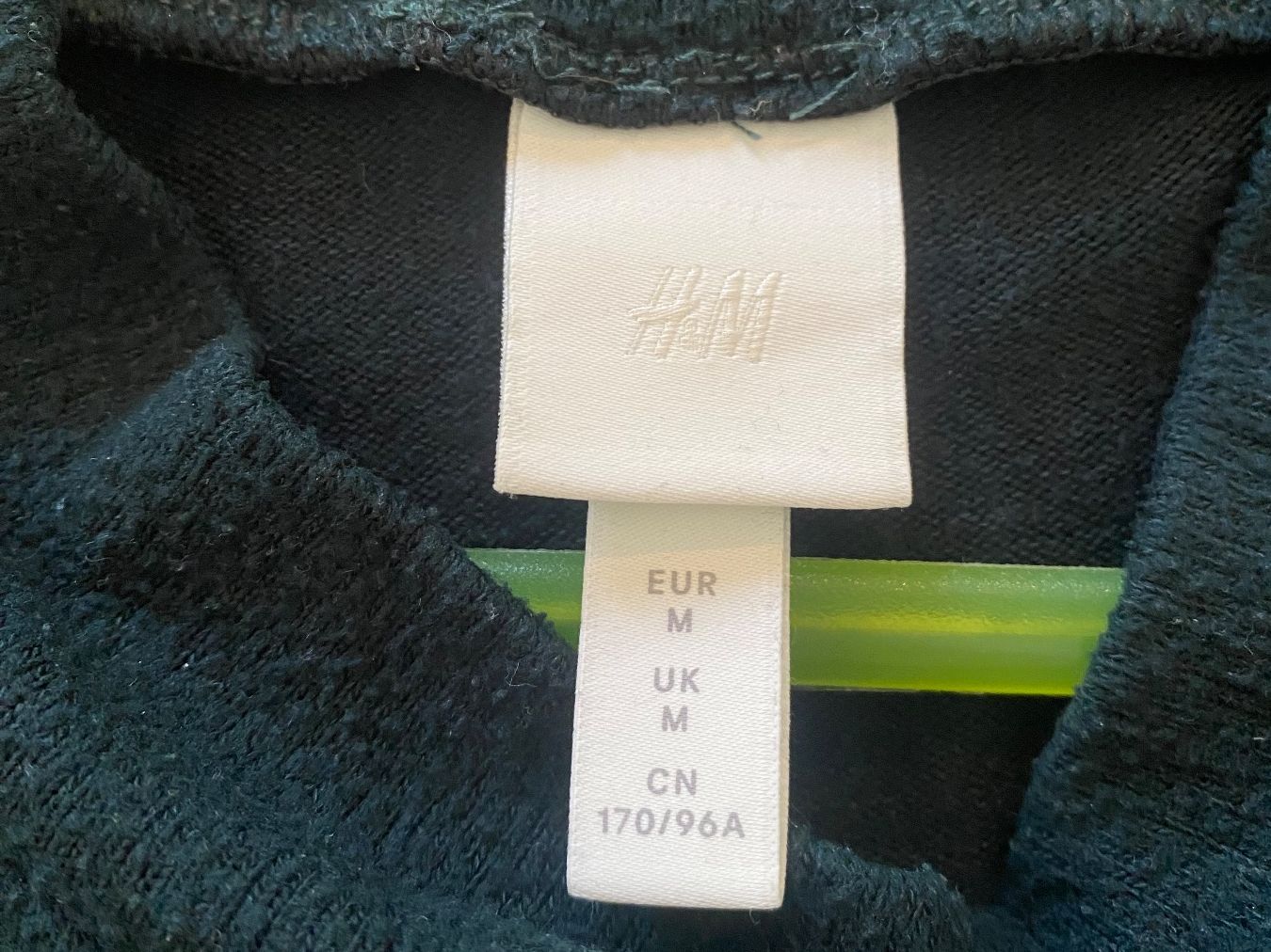 H&M Pullover & Sweatshirts: Dunkelgrüner Pullover Gr. M – Gebraucht aus Riedholz von lenibeni03 2