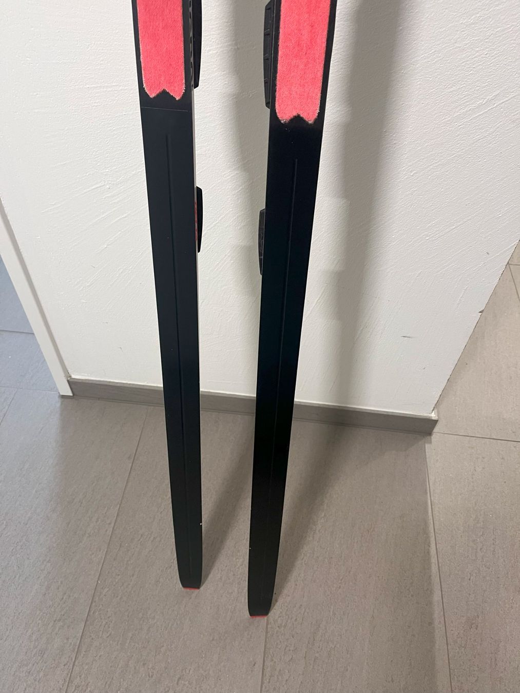 Rossignol Sci: Rossignol Delta Klassisch Langlaufski 198 cm – Usato da St. Moritz venduto da fue_5d7w 5