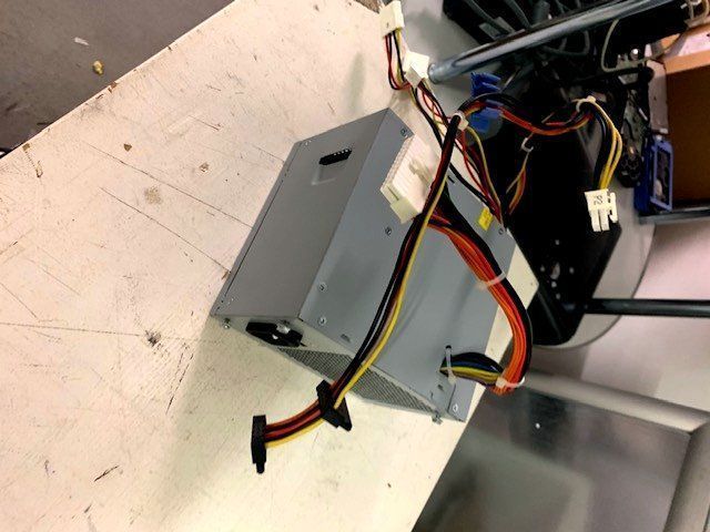 Dell Ladegeräte: Dell Netzteil für Computer Desktop ** 230W – Gebraucht aus Emmen von newdeal1970 3