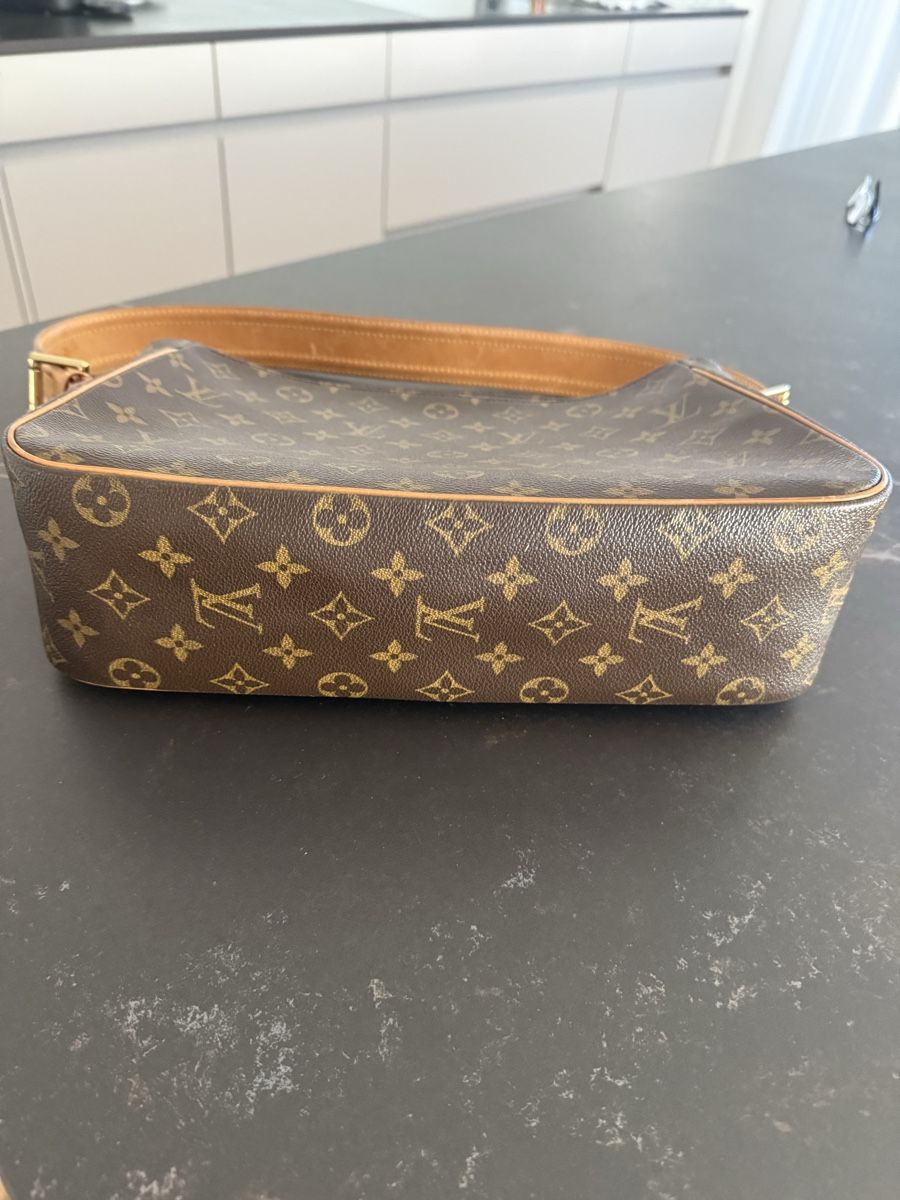 Louis Vuitton Sacs femmes: Original Louis Vuitton Tasche – D'occasion à Steinhausen par lagune1959 2