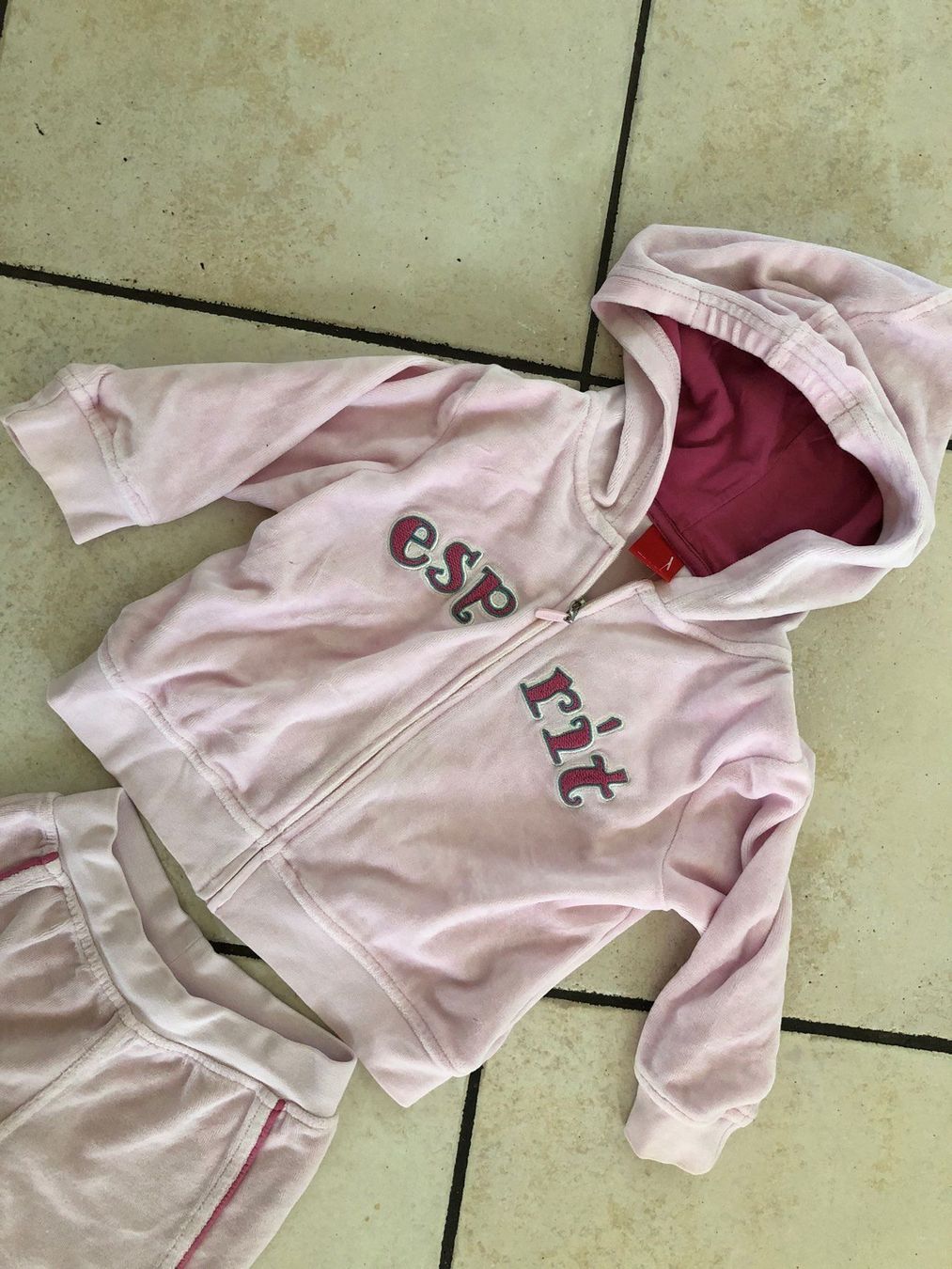 Esprit Pyjamas & Ähnliches: Esprit Plüsch Trainer Gr.92 – Gebraucht aus Obergerlafingen von cabo4 1