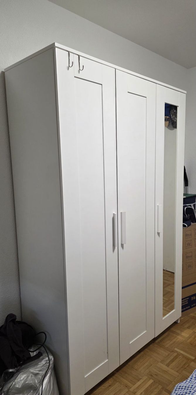 Armadietti a specchio: 3 door wardrobe for sale  – Usato da Sierre venduto da abe_fl68 1