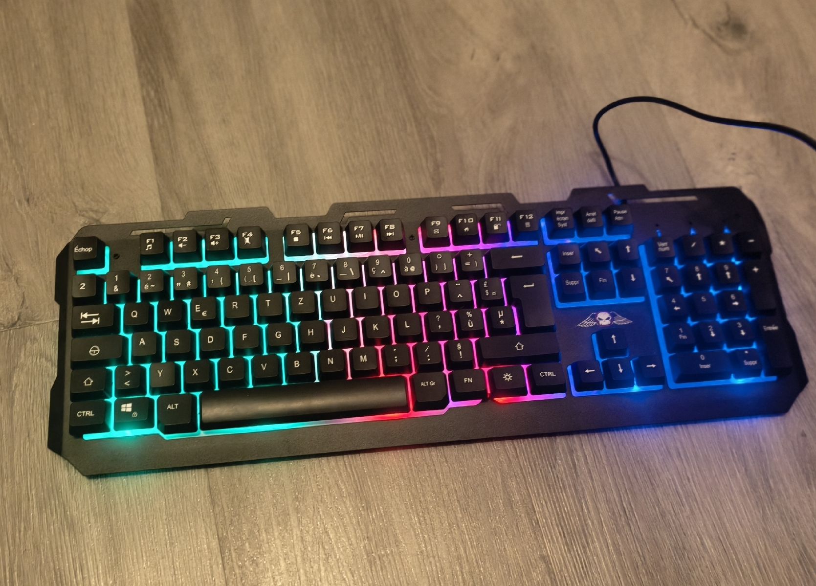 Tastiere: Tastatur LED beleuchtet – Nuovo (secondo la descrizione) da Jegenstorf venduto da Nilo_92 1