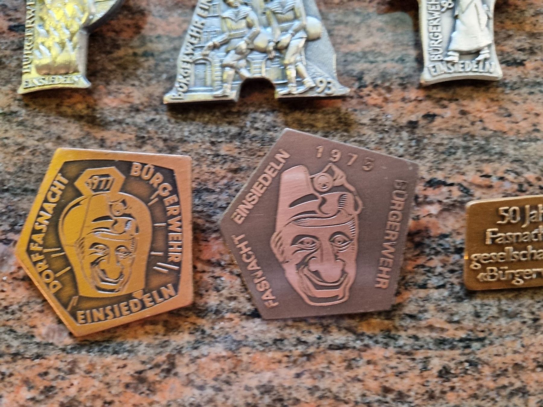 Placchette & Badge: Fasnachts-Plaketten Sammlung, Einsiedeln  Top! – Usato da Trachslau venduto da bastet06 4
