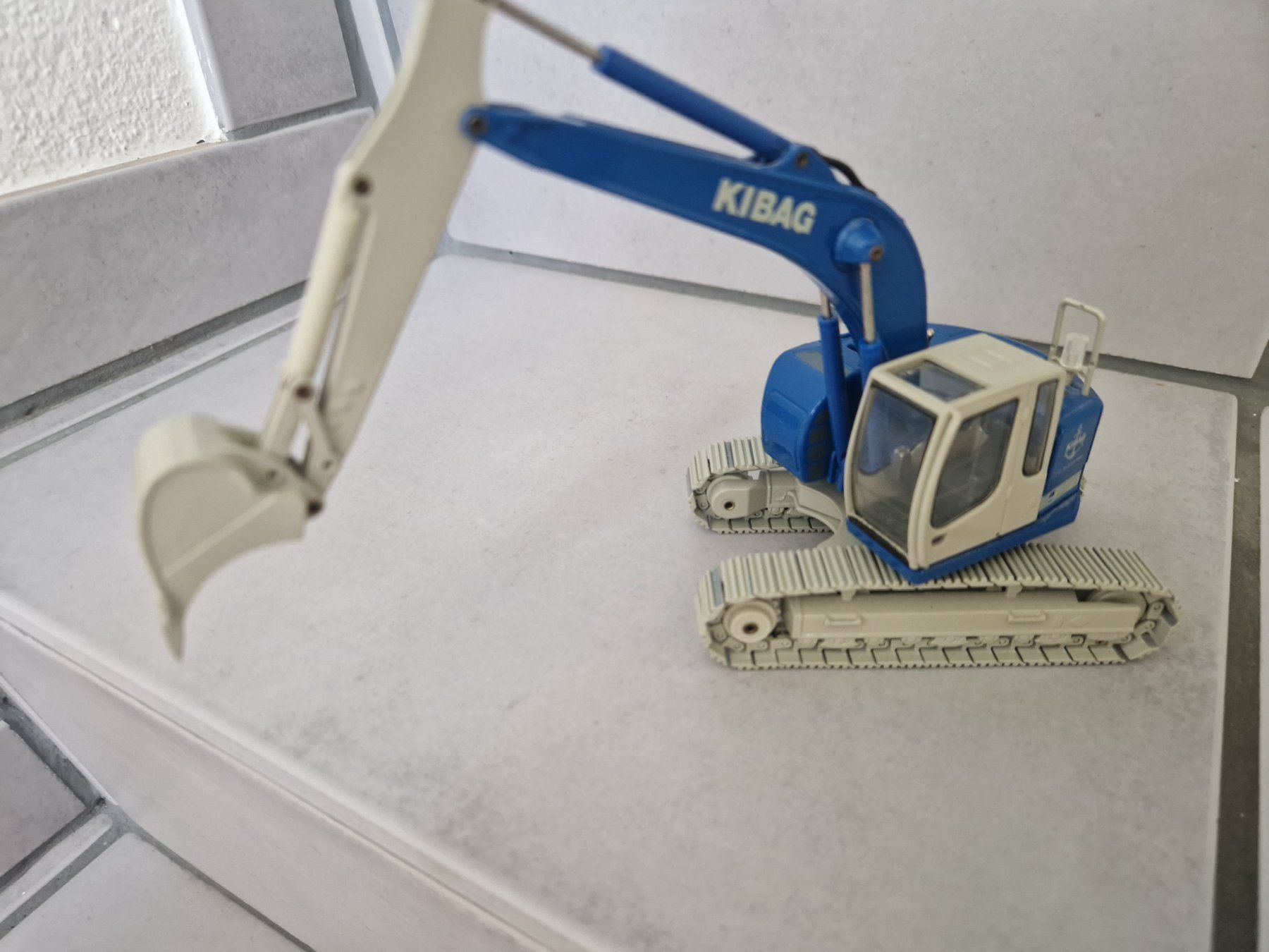 Conrad Kit di modellismo & Modellini statici: Kibag Bagger Modell guter Zustand – Usato da Oberuzwil venduto da volvo220 4