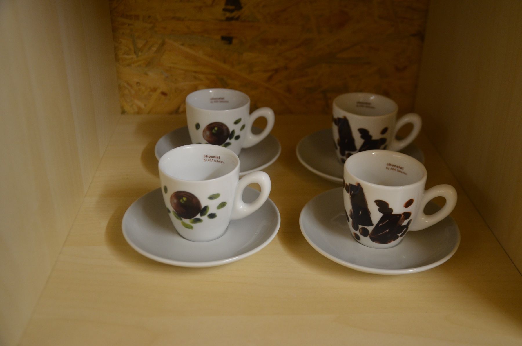 Tazze: 4 STUCK ESPRESSO TASSE – Nuovo (secondo la descrizione) da Chiasso venduto da Dolly015