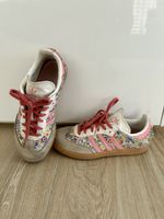 Kinderschuhe Adidas Gr. 32 sehr gut erhalten