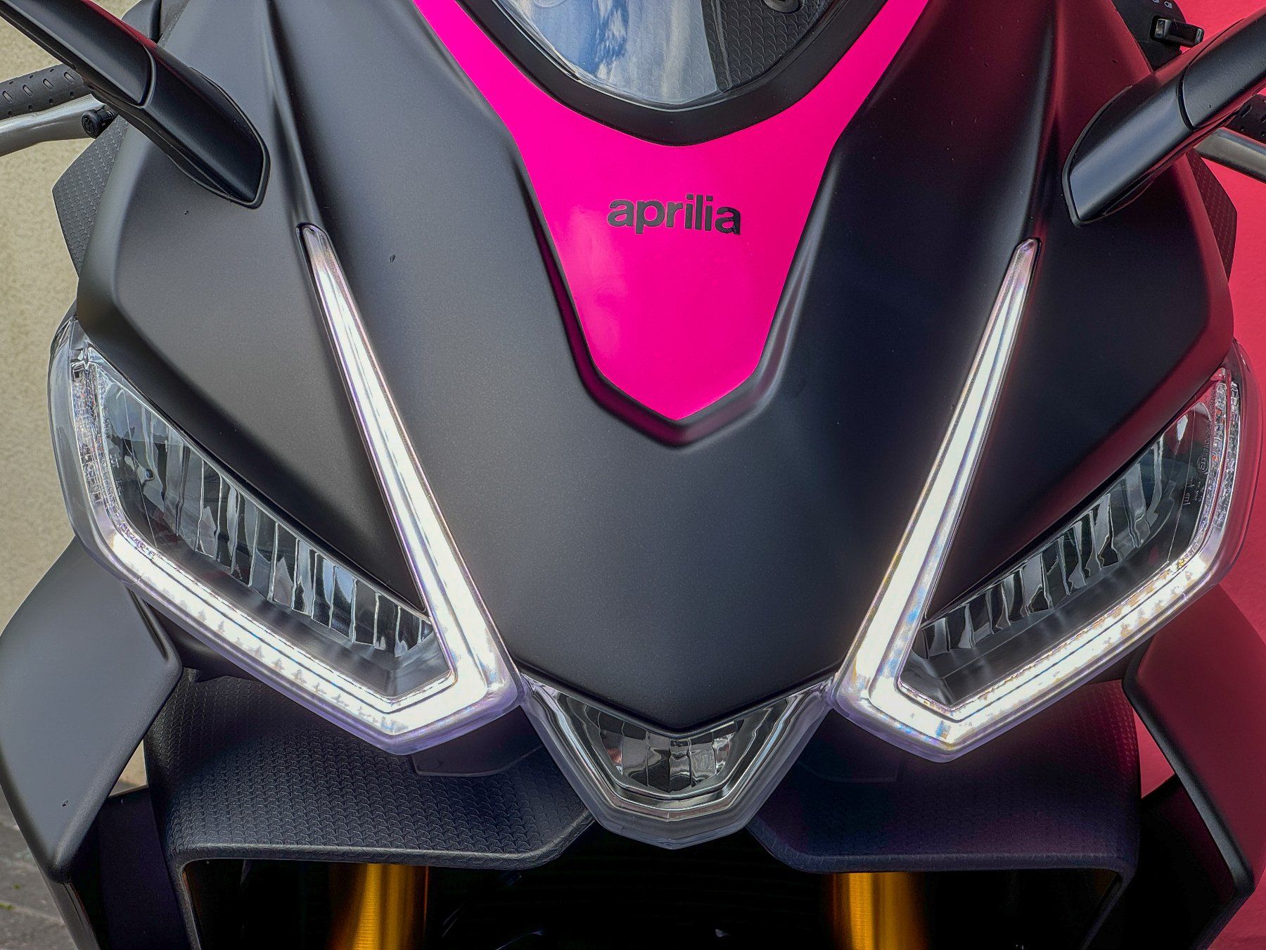 Sticker: Aprilia RS660 Sticker Kit - PINK – Nuovo e nell'imballaggio originale da Meggen venduto da leupimoto 2