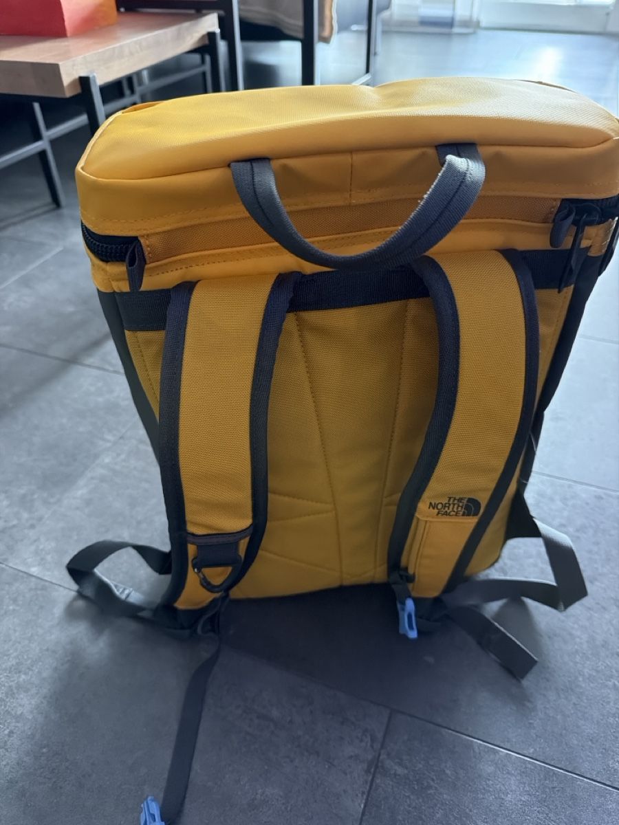 Sacs à dos: North Face Rucksack gelb – Neuf (Voir description) à Erlach par loepia