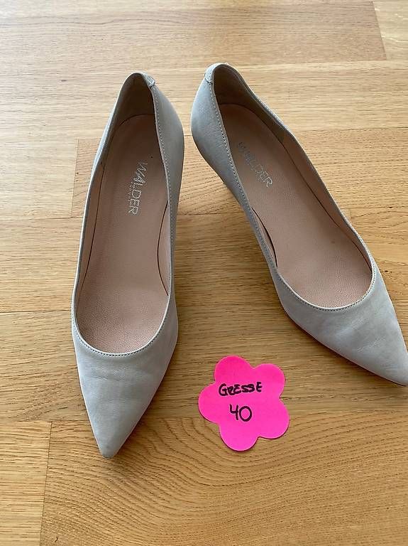 Walder Scarpe da donna: Hellbeige Pumps von Walder Grösse 40 – Usato da Ebikon venduto da sherra