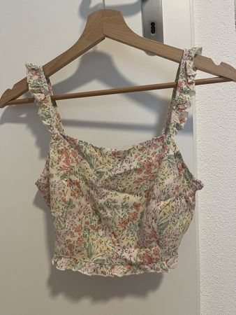 Top mit Blumenmuster XS UNGETRAGEN
