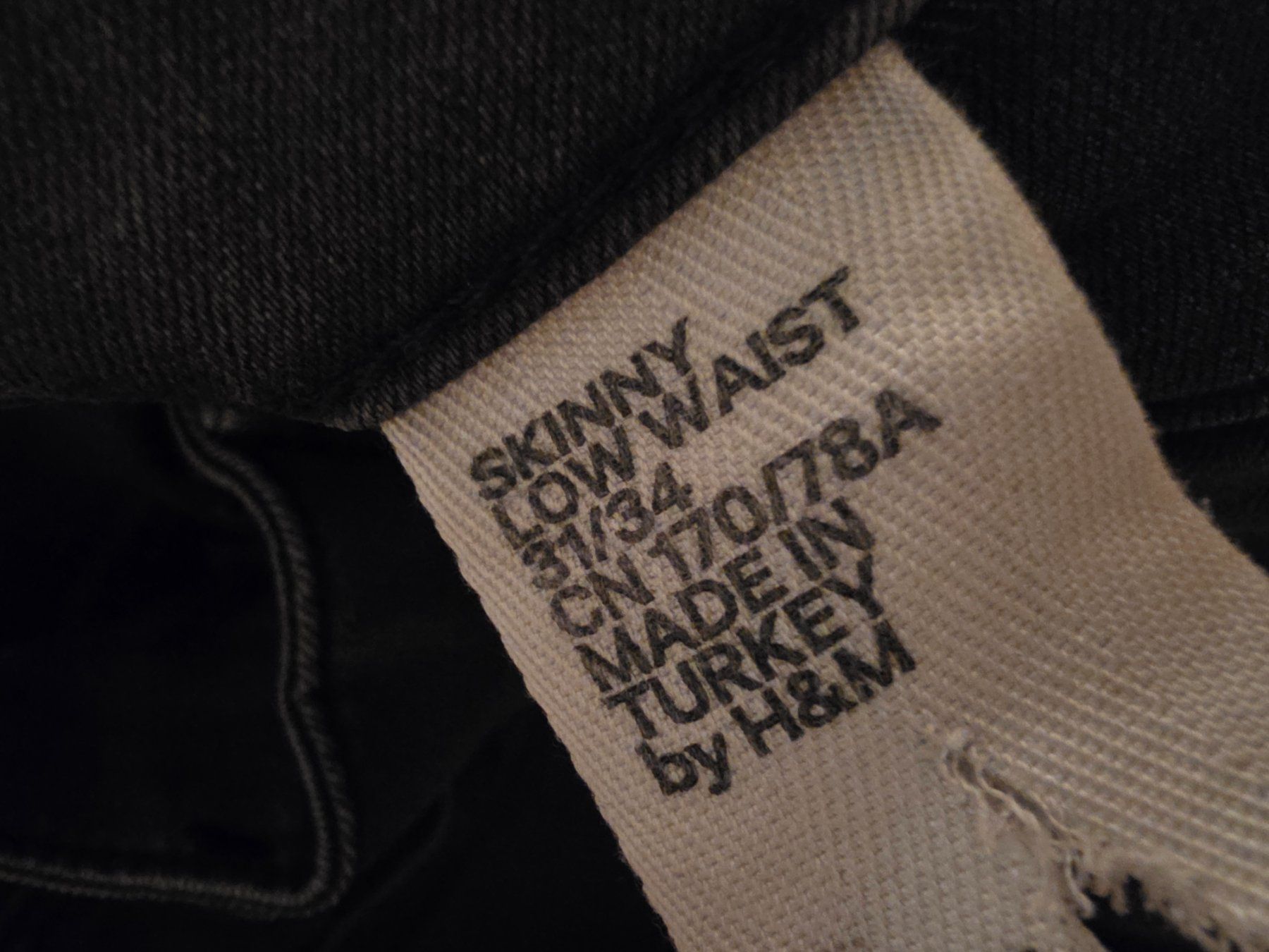 H&M Jeans: Jeans H&M mit Strass Gr. 31/34 – Gebraucht aus Stäfa von flamingo_17 7
