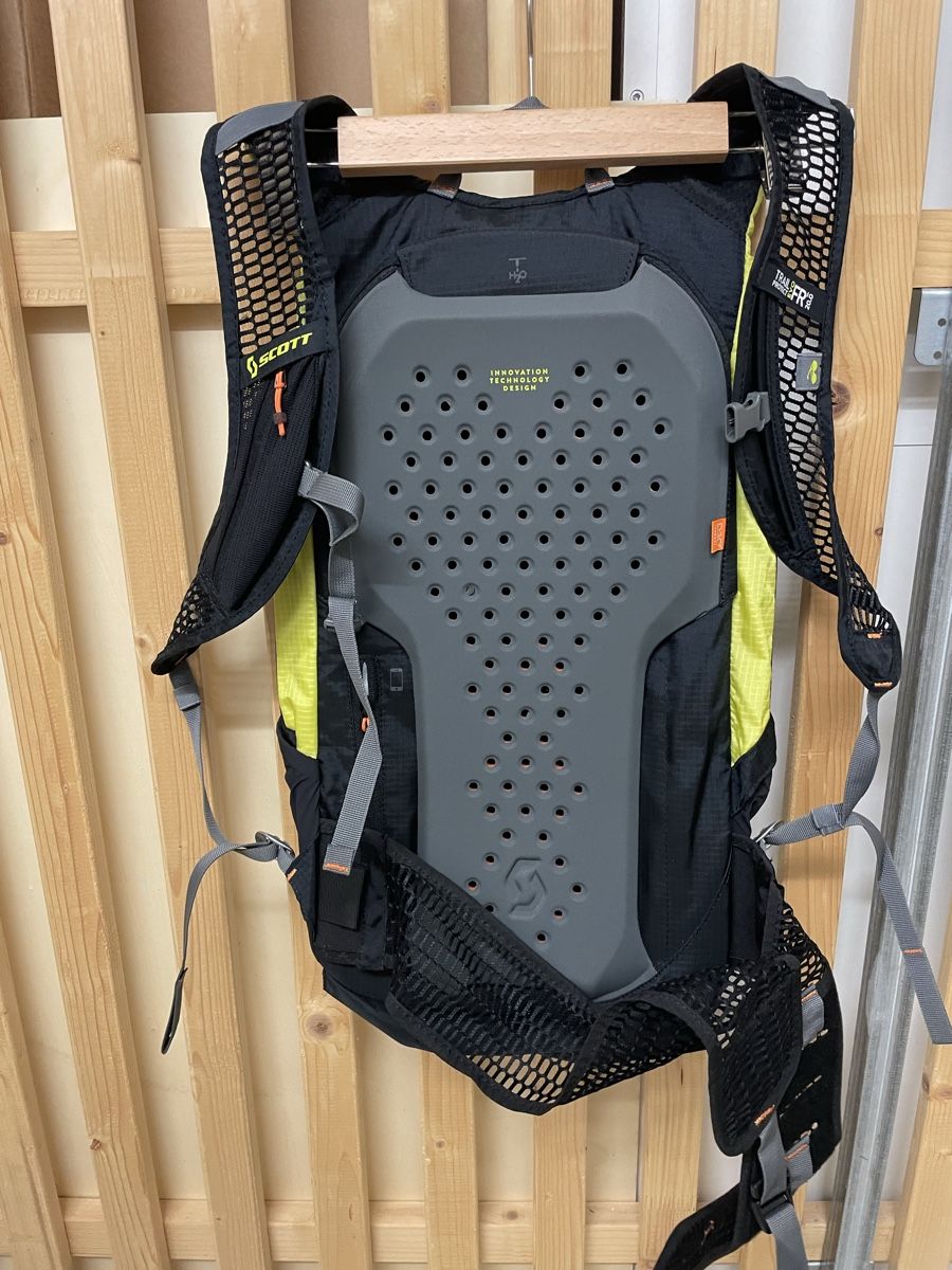 Scott Zaini: Scott sac protector – Usato da La Tour-de-Trême venduto da jul_l8fs 1