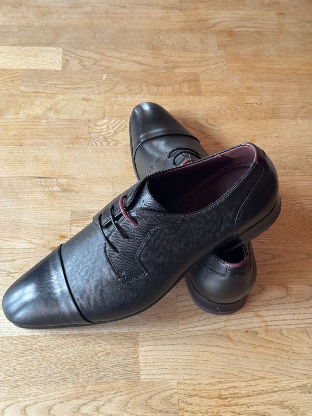 Ted Baker Scarpe da uomo: Brand New Ted Baker Shoes – Nuovo (secondo la descrizione) da Grund b. Gstaad venduto da ReLuxe 4